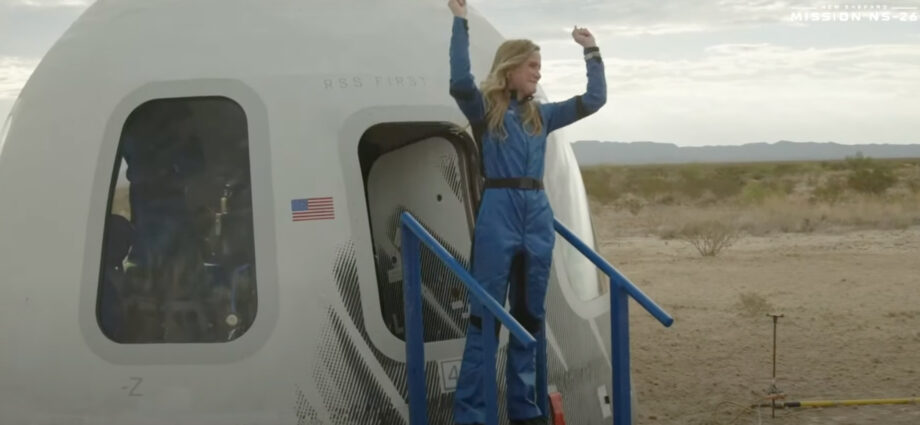 New record: Blue Origin launches youngest woman beyond Kármán line