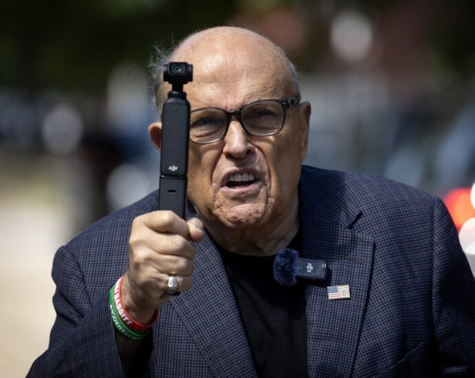 in-delicious-twist,-rudy-giuliani-is-at-risk-of-losing-all-his-assets