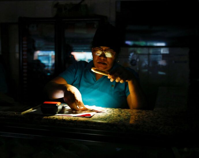 venezuelan-government-blames-opposition-‘sabotage’-for-mass-blackout