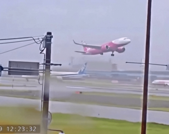 typhoon-shanshan-winds-cause-havoc-at-japan’s-fukuoka-airport