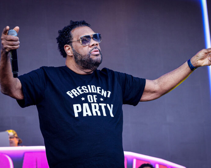 rapper-fatman-scoop-dies-after-collapsing-on-stage-during-connecticut-concert