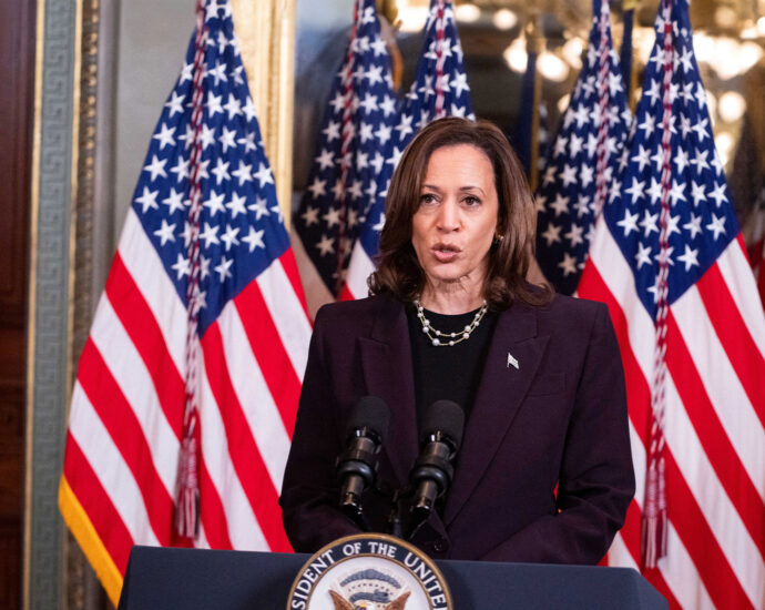 harris-says-the-traitor-“disrespected-sacred-ground”-in-arlington-campaign-ad