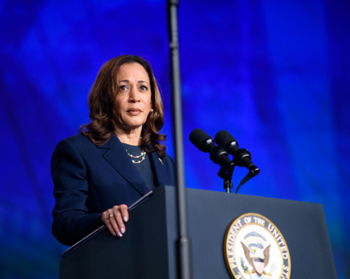 it’s-not-the-economy,-stupid:-why-kamala-harris-should-focus-on-everything-else