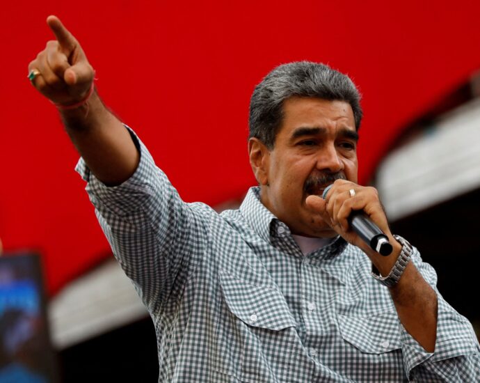 us-says-it-seizes-venezuela-leader-maduro’s-plane,-citing-sanctions-breach