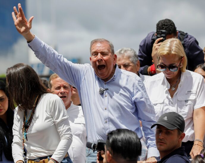 venezuela-prosecutor-seeks-arrest-warrant-for-opposition-candidate-gonzalez