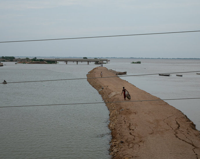 two-years-after-deadly-floods-hit-pakistan,-it’s-happening-again