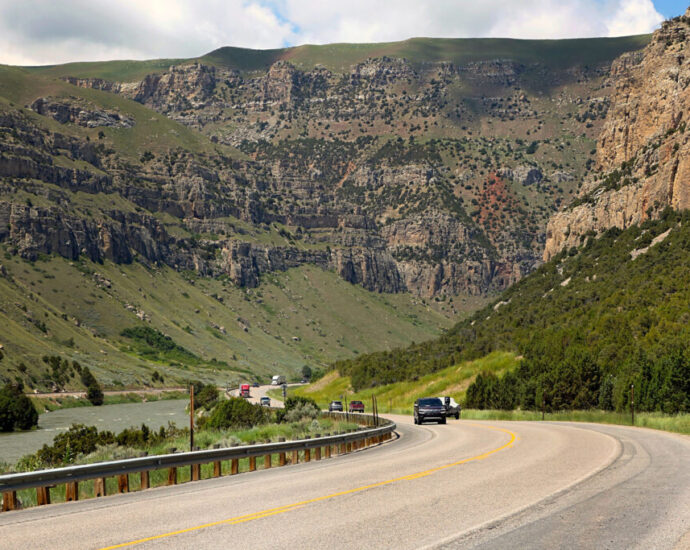 what’s-stalling-electric-vehicle-adoption-in-wyoming?