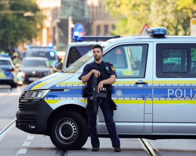 munich-police-kill-armed-man-in-‘return-fire’-near-israeli-consulate