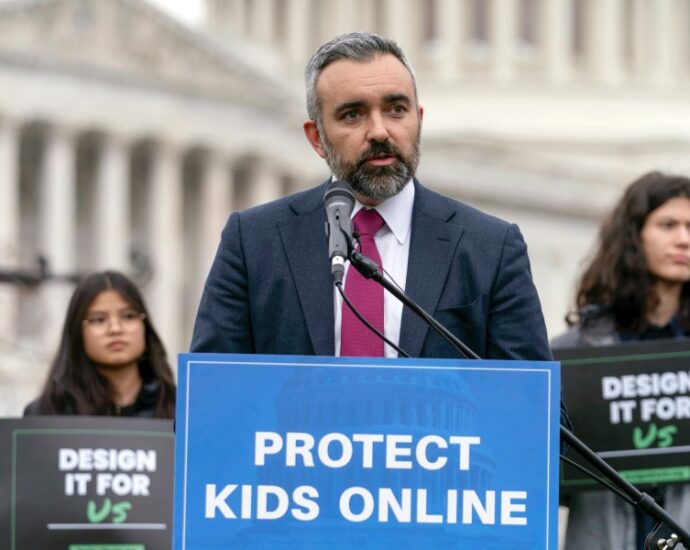 new-mexico’s-attorney-general-files-a-suit-saying-snapchat-allows-child-sexual-extortion