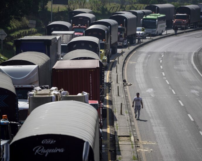 road-blocks-lifted-as-colombia-reaches-deal-with-striking-truckers