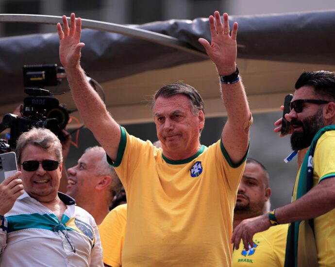 former-brazilian-president-bolsonaro-leads-‘free-speech’-rally-in-sao-paulo