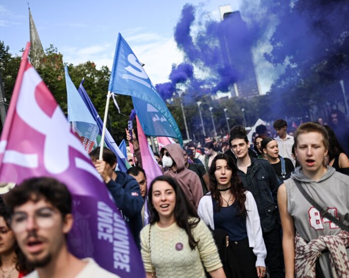 protesters-rally-in-france-against-barnier’s-appointment-as-pm