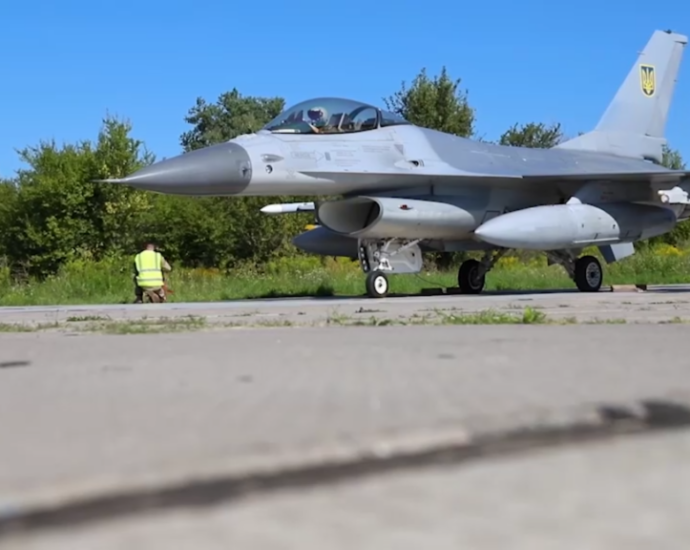 first-group-of-ukrainian-pilots-completes-alphajet-aircraft-training-in-france