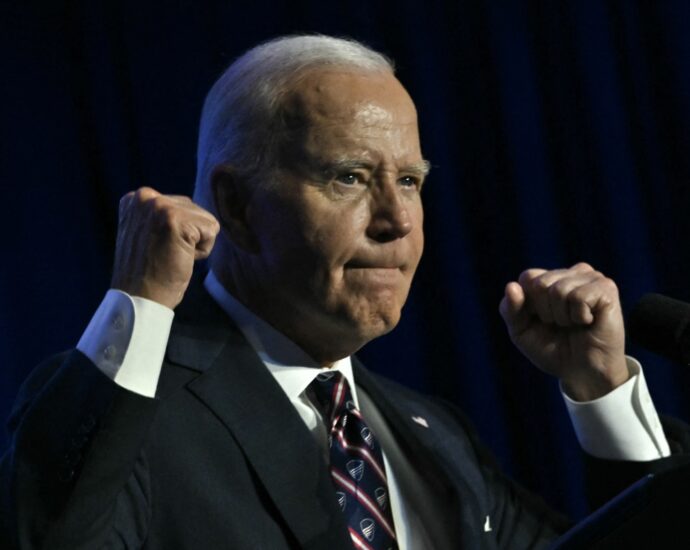 how-biden-is-getting-used-to-life-as-a-lame-duck-president