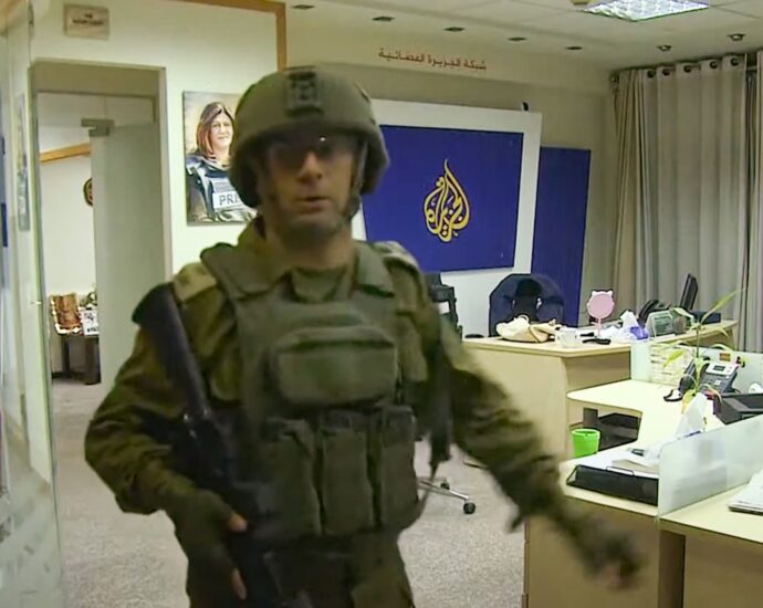 israel-closes-al-jazeera-bureau-in-ramallah:-all-you-need-to-know