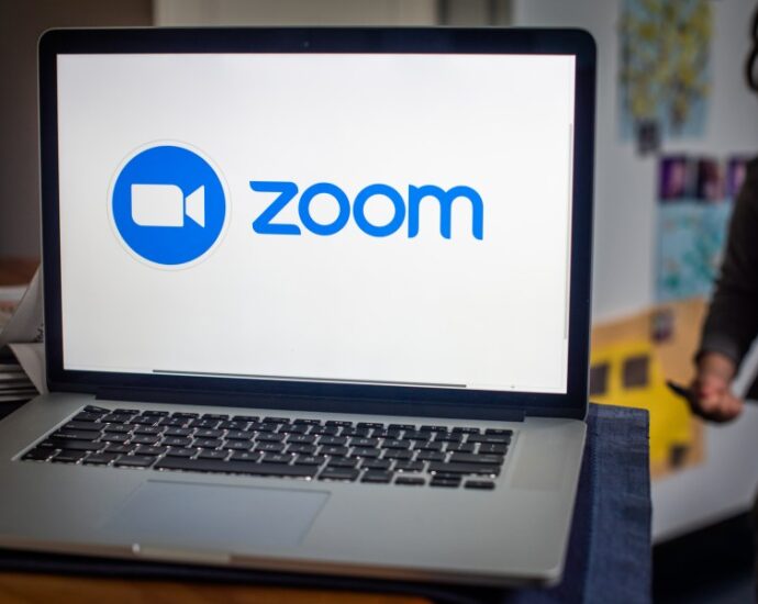 zoom-the-latest-tech-firm-to-reduce-equity-pay