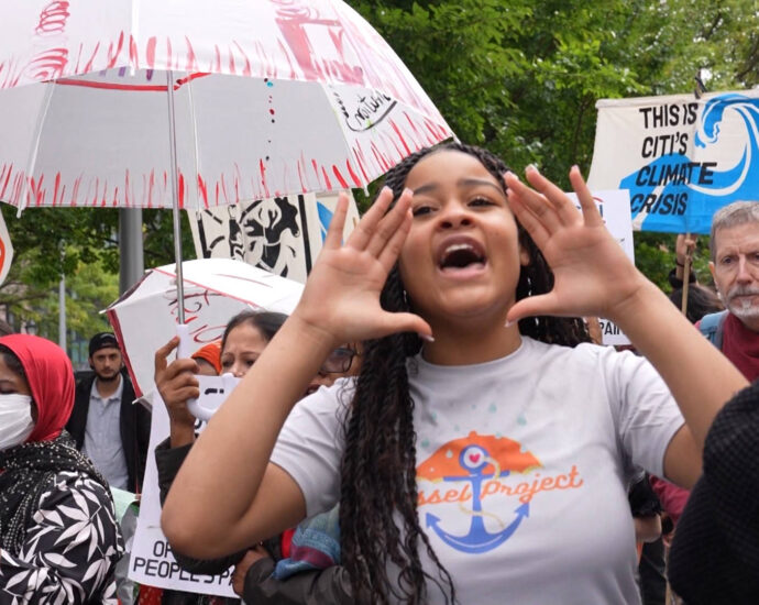 climate-activists-shut-down-citibank-hq-in-nyc,-demand-halt-to-fossil-fuel-investments