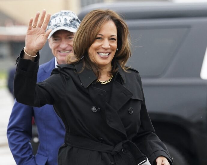 harris-visits-the-border-in-arizona-and-says-she-will-toughen-up-asylum-rules