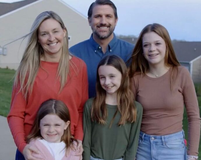 childless-gop-candidate-posed-with-friend’s-wife-and-kids-for-campaign-video:-nyt