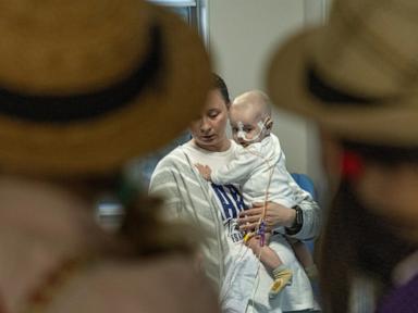 hospital-clowns-bring-joy-to-young-ukrainian-cancer-patients-who-survived-russian-missile-attack