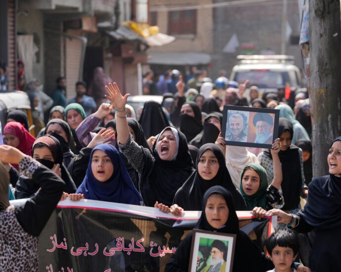 kashmiris-protest-israel’s-killing-of-hezbollah-chief-nasrallah