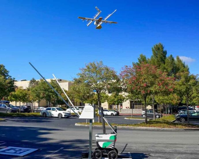 serve-robotics-and-wing-partner-up-to-begin-testing-autonomous-robot-to-drone-food-deliveries-[video]