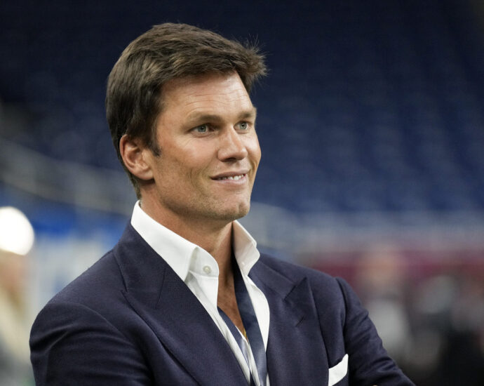 tom-brady-to-put-his-watch-collection-up-for-sale-at-sotheby’s