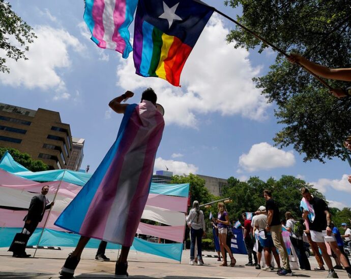 texas-officials-want-to-revoke-gender-marker-changes-on-trans-people’s-ids