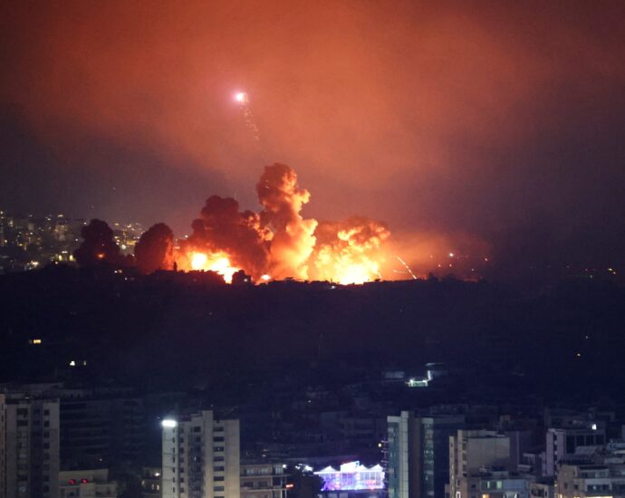 new-israeli-air-attacks-in-beirut-are-among-biggest-yet