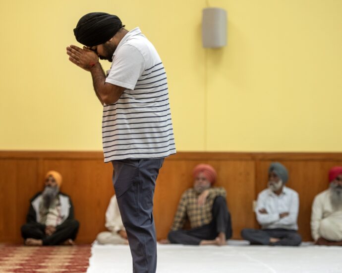 we-visited-a-sikh-temple-that-sits-at-the-intersection-of-multiple-election-issues