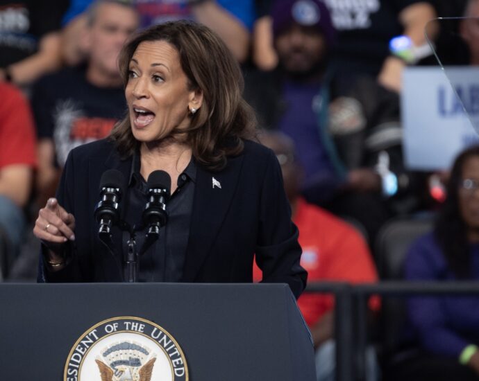 in-michigan,-harris-hits-back-against-the-traitor-over-his-electric-car-attack-lines