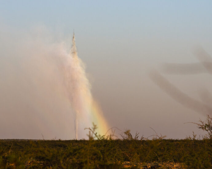 blowout-erupts-in-west-texas’s-permian-basin,-creating-100-foot-tower-of-oily-water