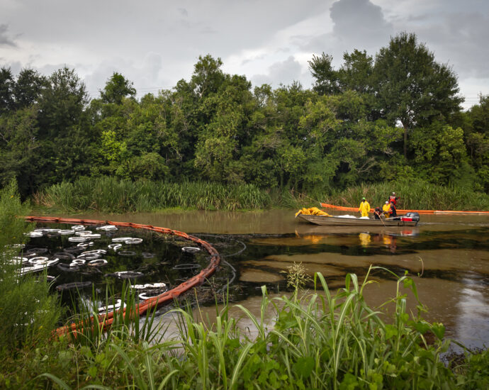 epa-found-no-threat-of-air-pollution-during-an-oil-spill-in-louisiana’s-bayou-lafourche-despite-sickening-fumes