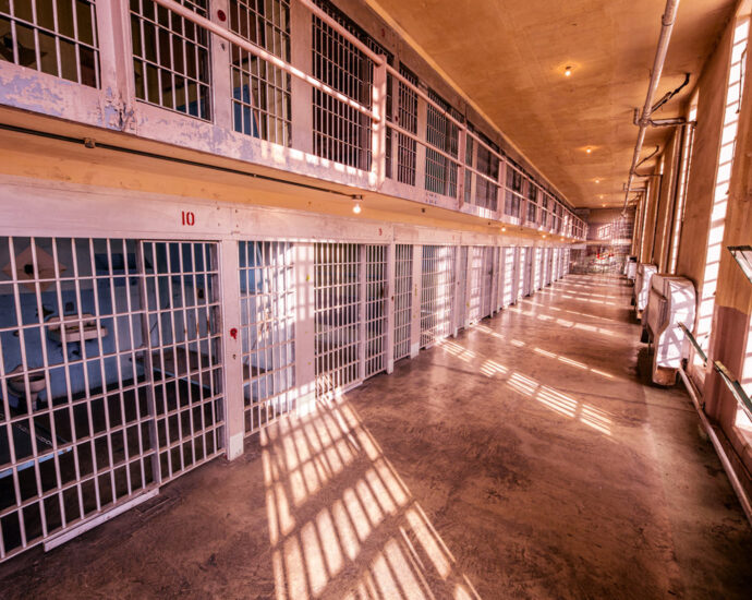 study-evaluates-impacts-of-summer-heat-in-us.-prison-environments