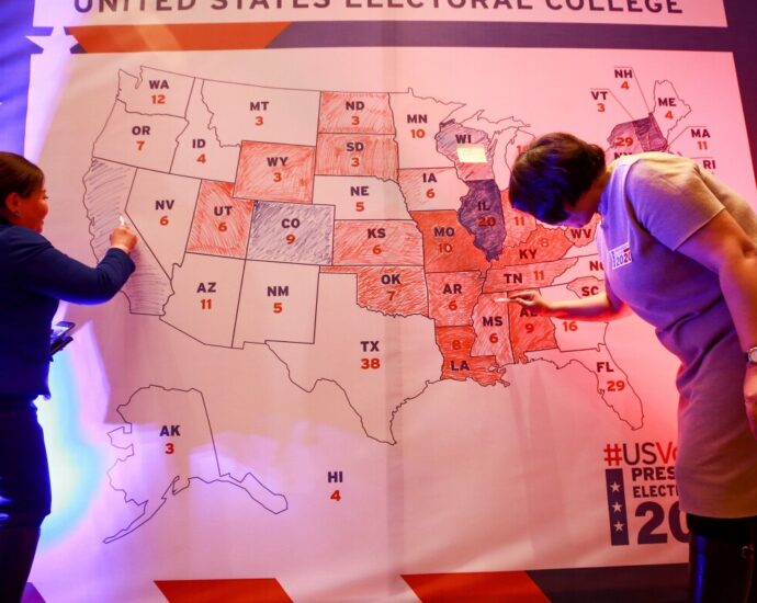 this-year’s-electoral-college-map-may-show-another-‘blue-shift.’-here’s-why