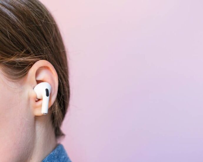 apple-airpods-pro-2-can-be-sold-as-hearing-aids,-says-fda