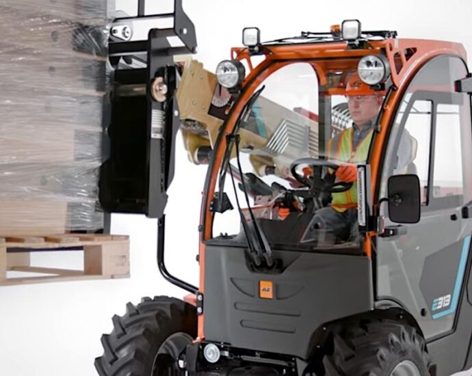 e-quipment-highlight:-jlg-e313-electric-telehandler