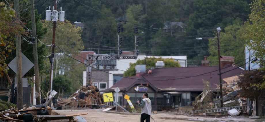 they-came-to-asheville-looking-for-a-‘climate-haven.’-then-came-hurricane-helene