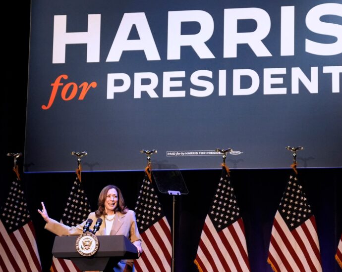 harris-campaign-hits-$1bn-in-fundraising:-reports