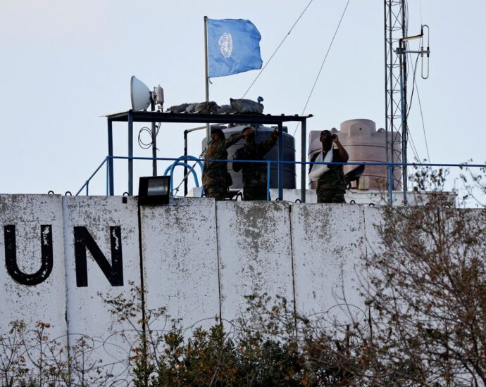 israeli-forces-fire-on-un-peacekeepers-in-lebanon,-wounding-two