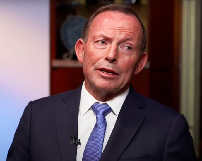 climate-denier-tony-abbott-dumped-as-government-trade-advisor