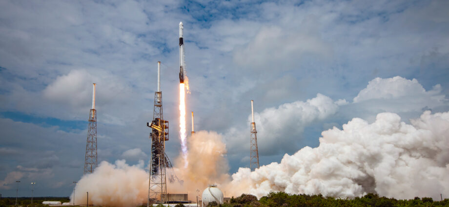 FAA clears SpaceX to resume Falcon 9 rocket launches