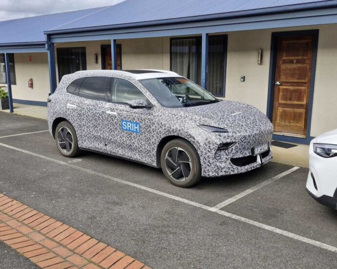 mg-s5,-mg’s-next-electric-suv,-spotted-testing-in-australia