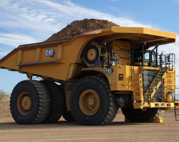 caterpillar-designing-cat-793-mining-truck-platform-with-powertrain-flexibility-from-diesel-to-electric