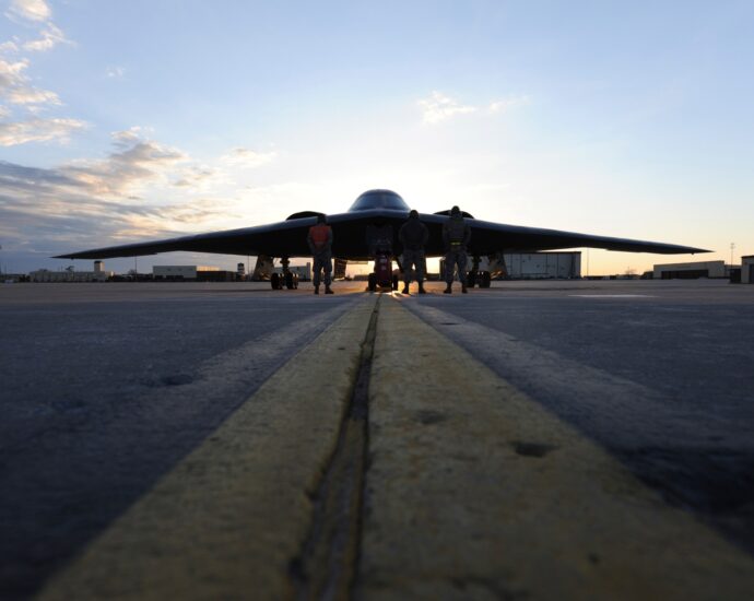 us-says-b2-bombers-launched-‘precision-strikes’-against-houthis-in-yemen