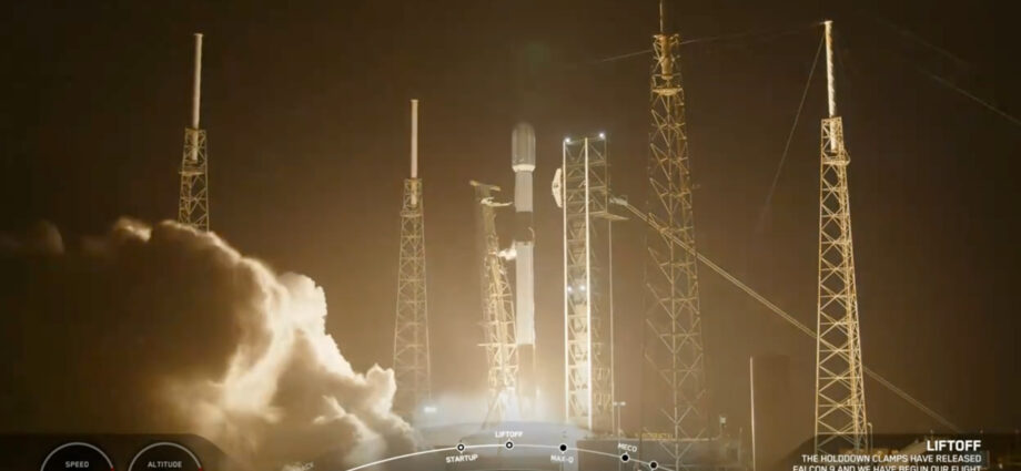 SpaceX launches 20 Starlink internet satellites from Florida (video)