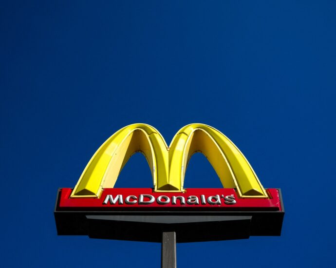 mcdonald’s-linked-to-one-death,-dozens-of-food-poisonings-in-us