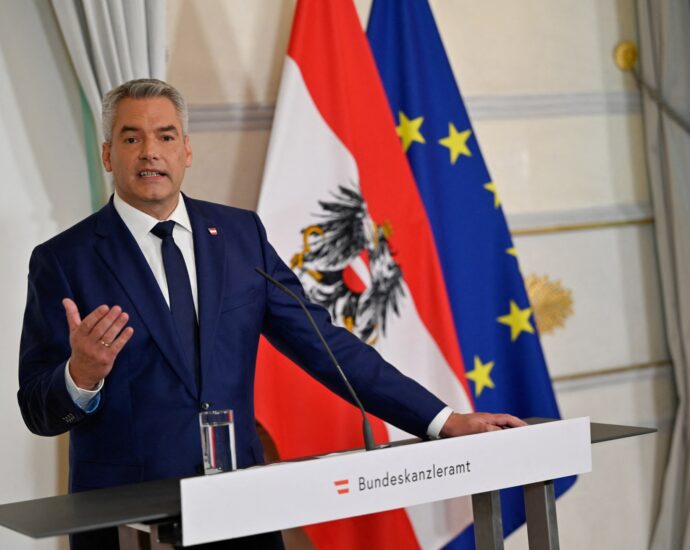 austria’s-president-tasks-centre-right-with-forming-government