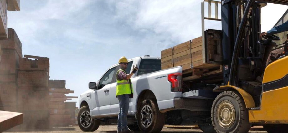 ford-announces-$7,500-fleet-discount-on-f150-lightning-(but-wait,-there’s-more)