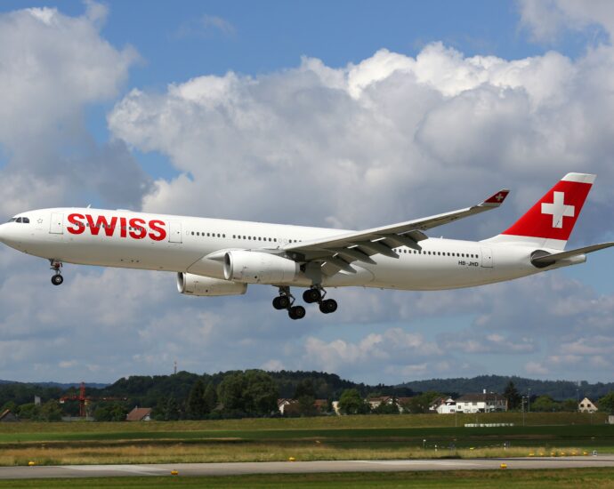 swiss-passenger-arrested-in-newark-after-cockpit-breach-attempt-during-flight-to-zurich